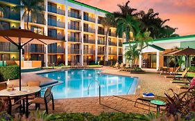 Hotel Courtyard By Marriott East / Lauderdale-by-the-sea  3*